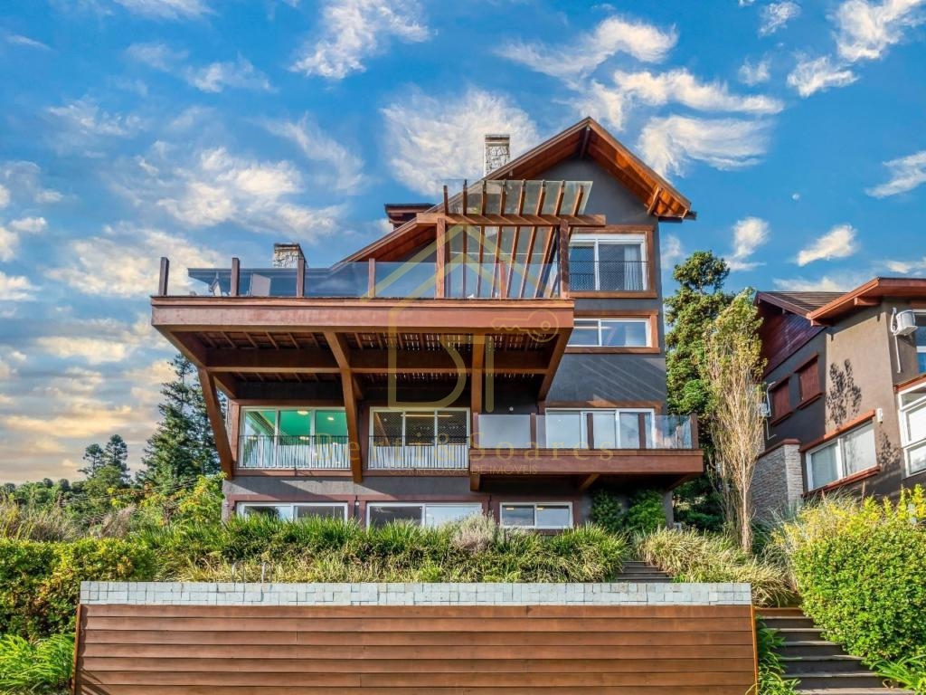 Casa 5 Dormitórios